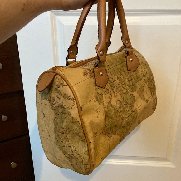 Leather world map bag/purse with strap - Picture 2 of 8